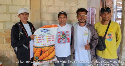 22 Ton Bibit Jagung BISI 18 Aspirasi Anggota IV DPR RI Jaelani Mulai Disalurkan di Muna Barat, Minggu (9/11/2025). (Foto: Istimewa)
