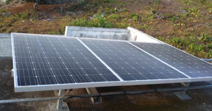 Panel surya milik selter InTEWS (Tsunami Early Warning System) BMKG yang terpasang di Kabupaten Wakatobi. Foto: Istimewa