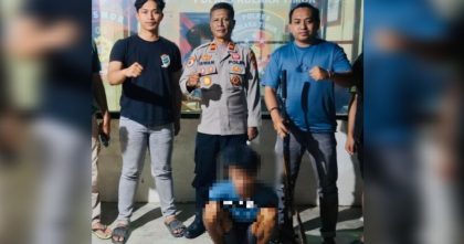 Personel Satreskrim Polres Kolaka Timur amankan pelaku CN (24). (Foto: Istmewa)