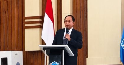 Ramadhan Tosepu mempresentasikan visi dan misi calon Rektor USN Kolaka periode 2026-2030.